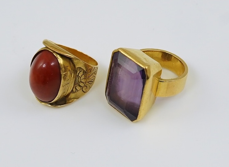 Two antique continental gold rings